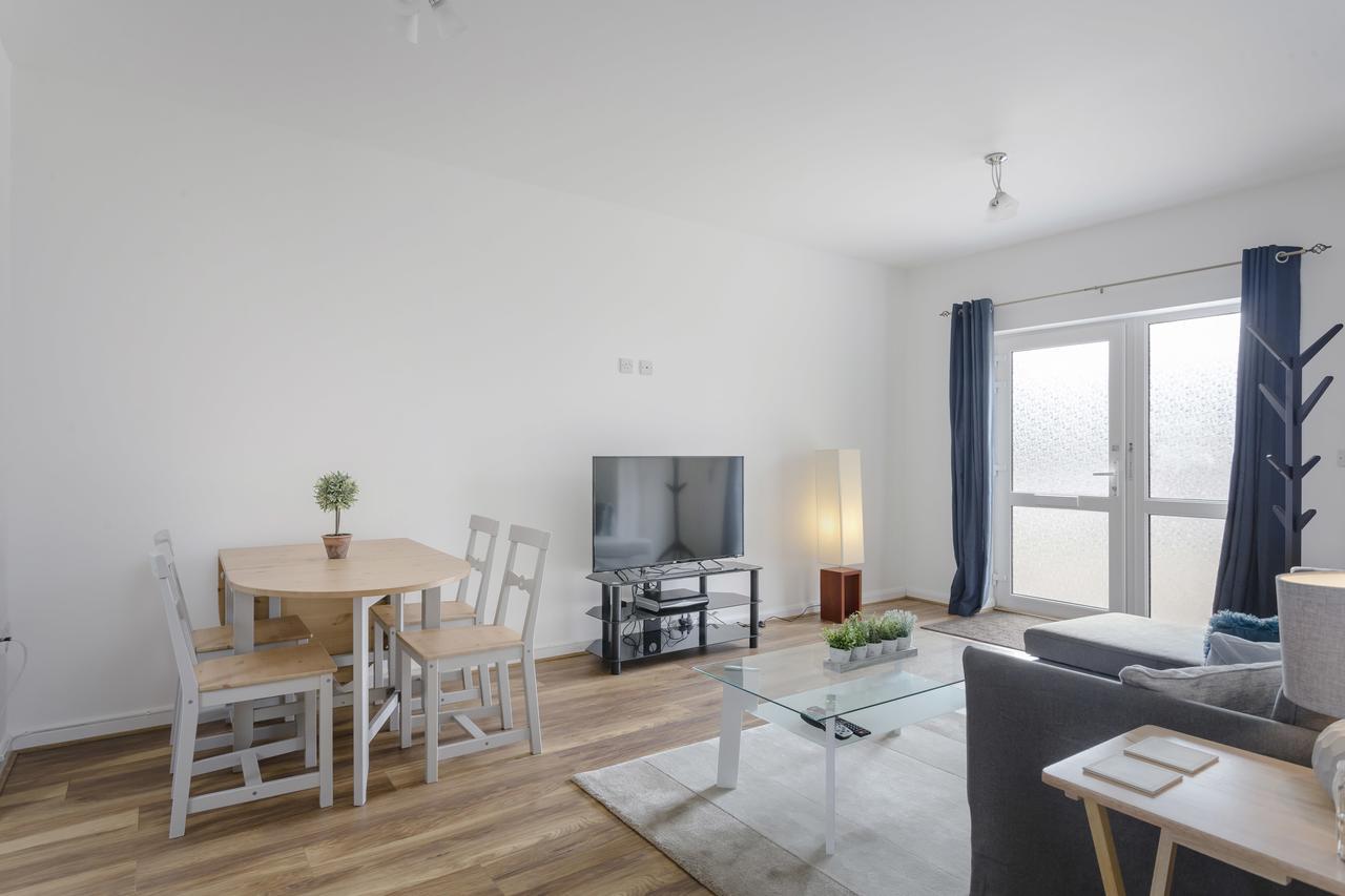 1 Bed Apt Sleeps 4 Luton  Exterior photo